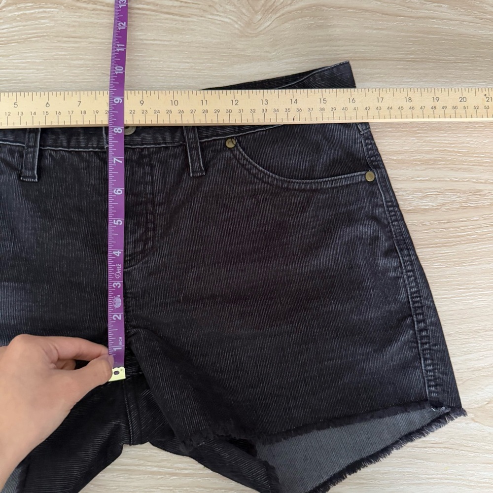 Carve Designs 6 Oahu Shorts Relaxed Black Corduroy Cut Off Mid Rise - Picture 5 of 6
